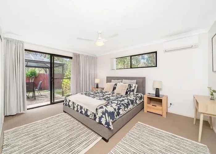 Sandstone Pt Pet Friendly 4-Bedroom Home